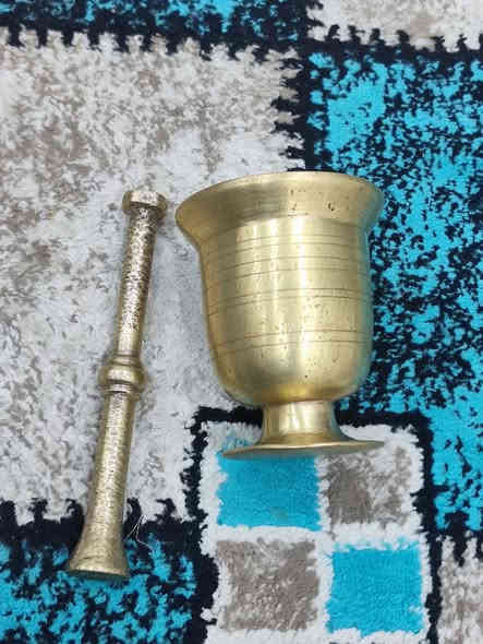 هون للبيع ارتفاع 14 سانتيم قطعه قديمه جداً للاستفسار خاص او واتس اب ***********
