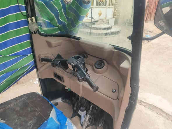 تكتك 23 مرقم الون اسود مضلع السعر عشره وربع 
الاتصال على الرقم  ***********
