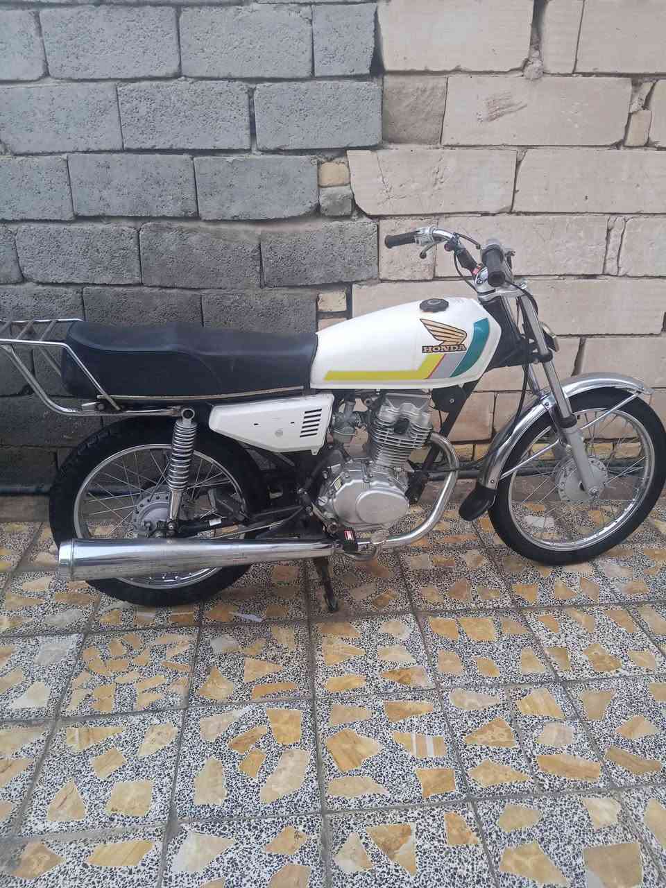 السلام عليكم
دراجه للبيع
مكينه نامع شلامجه شاصي  ارشه اوراق اصولي اوراق نضيفه
دراجه حلوه ونضيفه 
سعر 750
تواصل وياي واتساب مامتواجد عل ماسنجر
***********
ناصريه مركز
