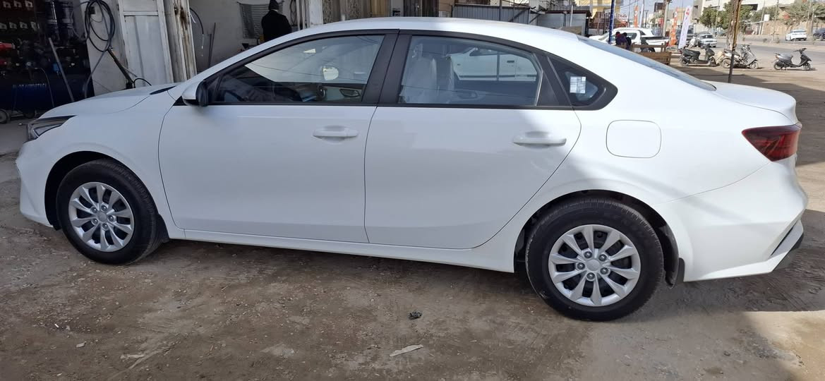 بسم الله . سيراتو خليجي موديل 24 محرك 1600 نص مواصفات رقم بغداد سياره بفضل الله بالكارتون والصور تحكم كفاله عامه من الرقم للرقم ماشيه 31 الف معروفه مواصفاته داخل لونين حساس خلفي فول تحكم مغلفه ارضيه جلد درجه اولى شاشه كاميرا مكانه سماوه المركز استفسار *********** وبي وات ساب
