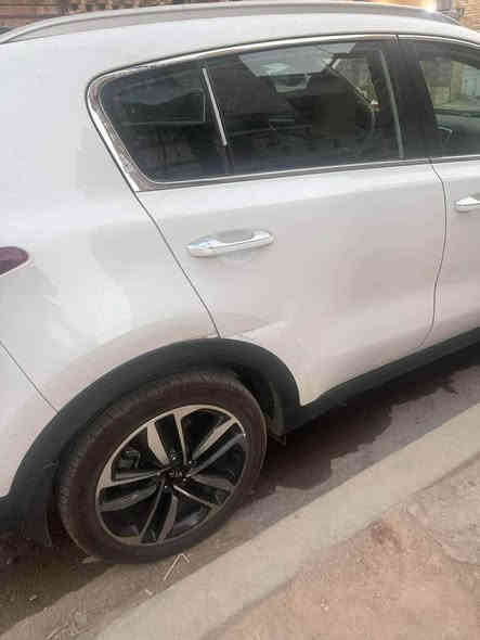 سبورتج ٢٠١٩ للبيع 
-بنوراما 
- فول تحكم ستيرن 
- ويل كب كبير
- مري شفط
- حساس امامي خلفي
السيارة استلام شركة ماشية ٦٦ الف 
بيهة صبغ بالباب الخلفي جداً بسيط بدون معجون 
السعر 197 وبيهة مجال بسيط
بغداد- الاعلام 

0772 707 8790 بغداد
