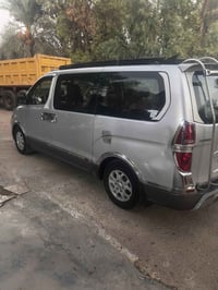 2010فول موصفات جديده ماعده بس طخه بجالملغ الخلفي محرك جديد تخم تاير ال...