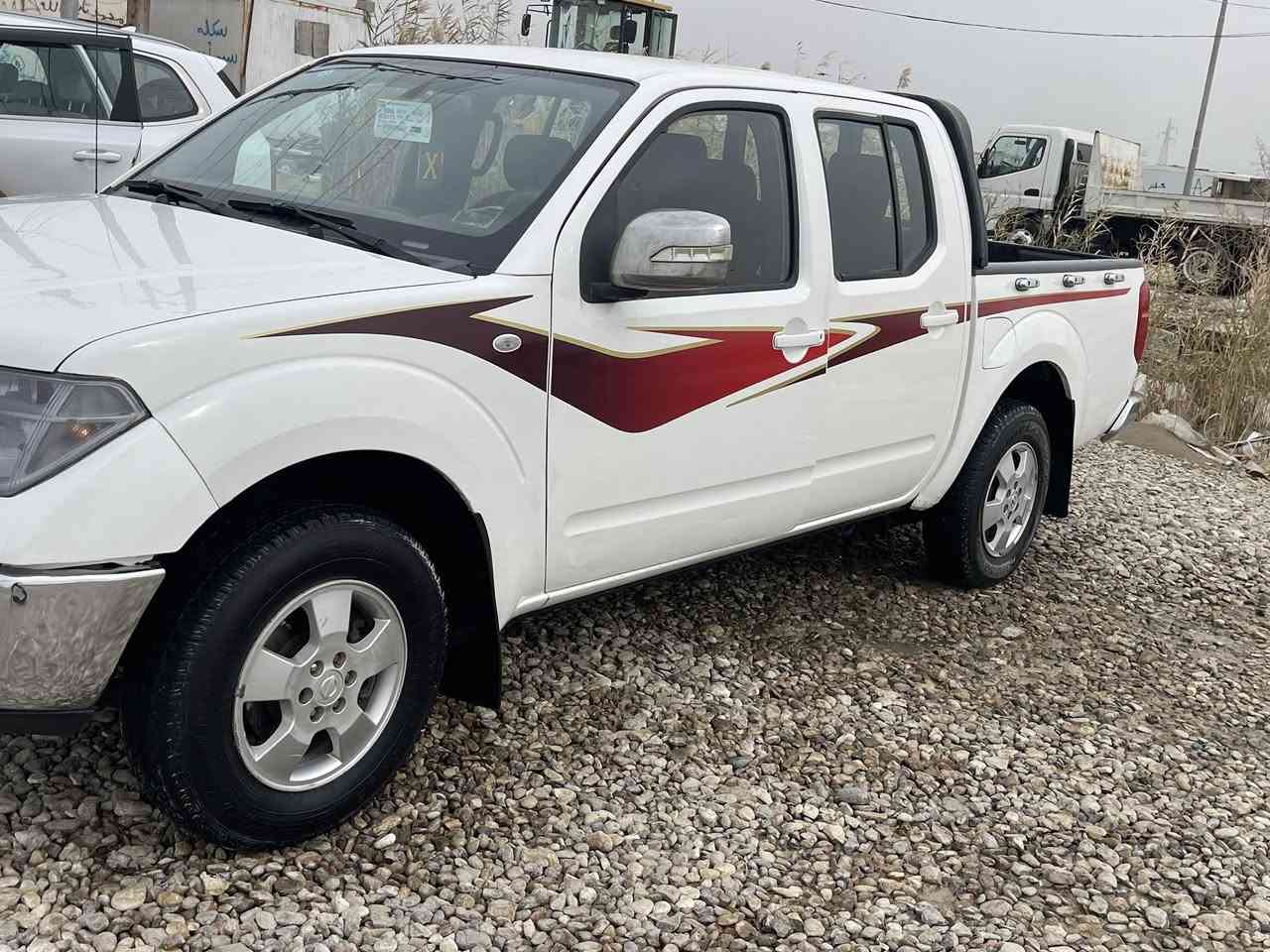 السلام عليكم للبيع نيفارا ٢٠١٣ سياره باسمي سنويه ل ٢٠٣١ تحويل مباشر سياره جاهزه تبريد حداده تخم تاير مكينه بشرط السياره مكفوله من الظربه السعر ١٢٥ وبيها مجال عنوان ذي قار قلعه سكر للاستفسار ***********
