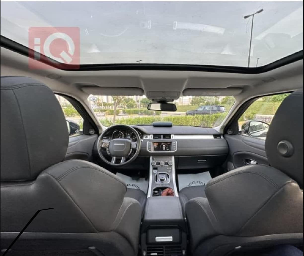 🚘 رانج روفر إيفوك – 2019
🎨اسود × سقف بانوراما 

📍 ماشيه 60 ميل

🪑 كراسي جلد كهرباء + ذاكرة

🔘 بصمة تشغيل + دخول بدون مفتاح

❄️ تكييف ثنائي Dual Zone

🛣️ مثبت ومحدد سرعة

📷 كاميرا خلفية

🚨 حساسات أمامي وخلفي

📱 شاشة تاتش + بلوتوث وUSB
Uh
🔁 مرايات ضم كهرباء

🛡️ أنظمة أمان ABS / EBD / ESP + Airbags

💡 إضاءة LED / زينون

🌧️ سستم إضاءة

🌍 وضعيات قيادة Terrain Response

الاتصال ***********
السياره مكفوله من الصبغ والتبديل 
فقط مكينه مفتوحه ومصلحه وجاهزه شغاله وتمشي وترايك وين متريد واني منزل سعر المكينه من السياره 
عارضها ب١٧٥
