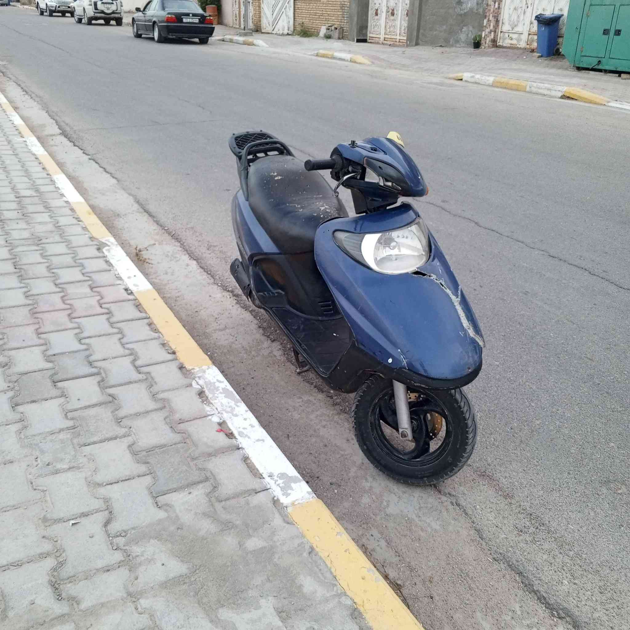 سلام عليكم دراجه سبيسي البيع ماليزي بيه خيط تبخير كهربائياته شغله سلف هندر وبدلت اكلاجات جديده وكامت اتقطع بل مشي وبيه صوت بل روله (ابيع كوم حديد) سعره 175وبيه مجال جماعت 150وجوه لاتراسل مكان كوت داموك رقم موبايل***********
