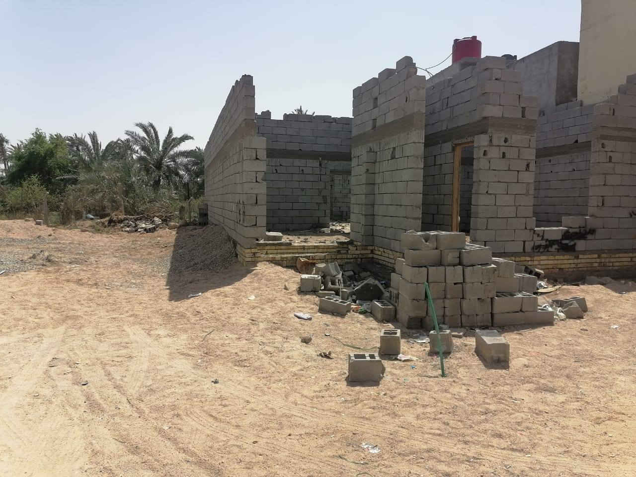 هيكل للبيع غير مسقف المساحة الكلية 205 م مساحة البناء 164م طابو زراعي سند ٢٣ بلوك في شارع زين العابدين الجزيرة قرب حسينية الحسن المجتبى الجسر الصغير مقابل عقارات العاشور السعر 55  رقم الهاتف *********** مع كافة الاصوليات.
