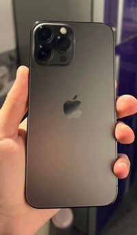 للبيع ايفون 13 برو ماكس امريكي ذاكرة 256 نضيف جداً فيس ايدي شغال السعر...