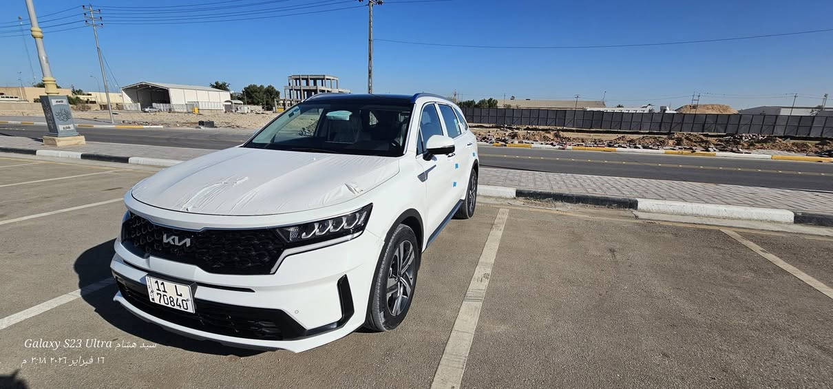 🚘 للبيع – كيا سورينتو 2022 خليجي | فل كامل | دفع رباعي (AWD)
▪️ اللون: أبيض لؤلؤي
▪️ الممشى: 70,000 كم
▪️ محرك 2.5 لتر أوتوماتيك
▪️ 7 مقاعد
المواصفات: ✅ دفع رباعي (AWD)
✅ 4 وضعيات قيادة (Comfort / Eco / Sport / Smart)
✅ سقف بانوراما
✅ كاميرا 360°
✅ شاشة عدادات رقمية
✅ شاشة وسطية Apple CarPlay 
✅ تبريد للمقاعد الأمامية
✅ جنوط ألمنيوم أصلية.
✅ مقاعد جلد فاخرة
✅ تشغيل بصمة وتشغيل عن بُعد
✅ مثبت سرعة ذكي
✅ حساسات أمامية وخلفية
✅مكيف أمامي وخلفي منفصل
✅ باب خلفي كهربائي
✅ شاحن لاسلكي
✅ إضاءة LED كاملة
حالة السيارة: ✔️ استخدام شخصي
✔️ نظيفة جدًا ومحافظ عليها
✔️ الصيانة الدورية منتظمة
✔️ مكينة وكير وشاصي بحالة ممتازة
✔️ لا تحتاج أي مصروف وجاهزة للفحص

💰 السعر: (يذكر عند التواصل) 
📞 للتواصل: ( *********** ) او مراسلة 
"سيارة عائلية فاخرة، مريحة، اقتصادية، وجاهزة للاستخدام مباشرة."

