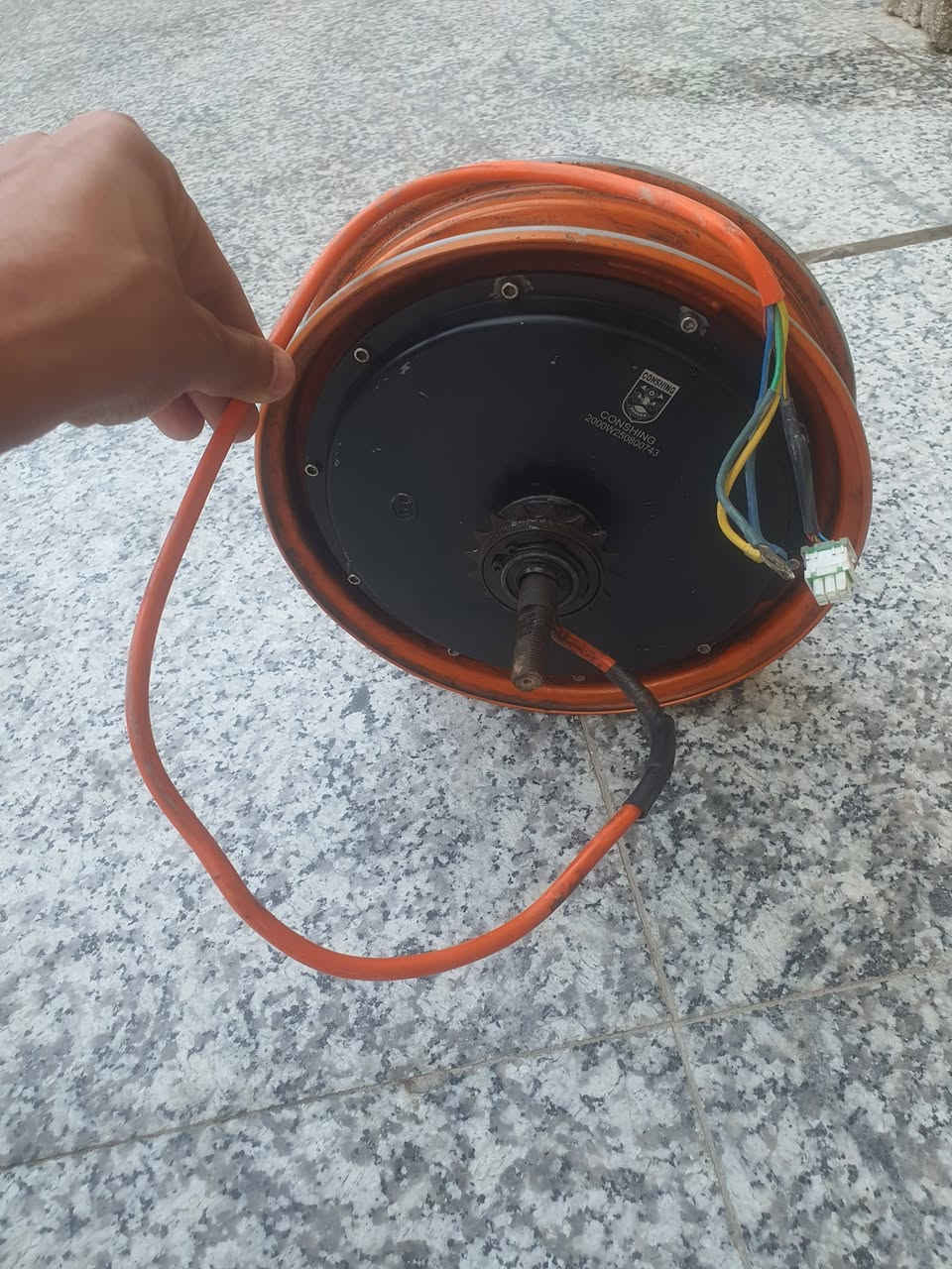 ملف دراجه شحن 2000w ملف الحساس واگف بس يتبدل ب 20 الف 
العنوان: البصره حي بغداد قرب سجن حمدان
السعر 90 وبيه مجال بسيط للشراي للاستفسار الاتصال على الرقم ***********
