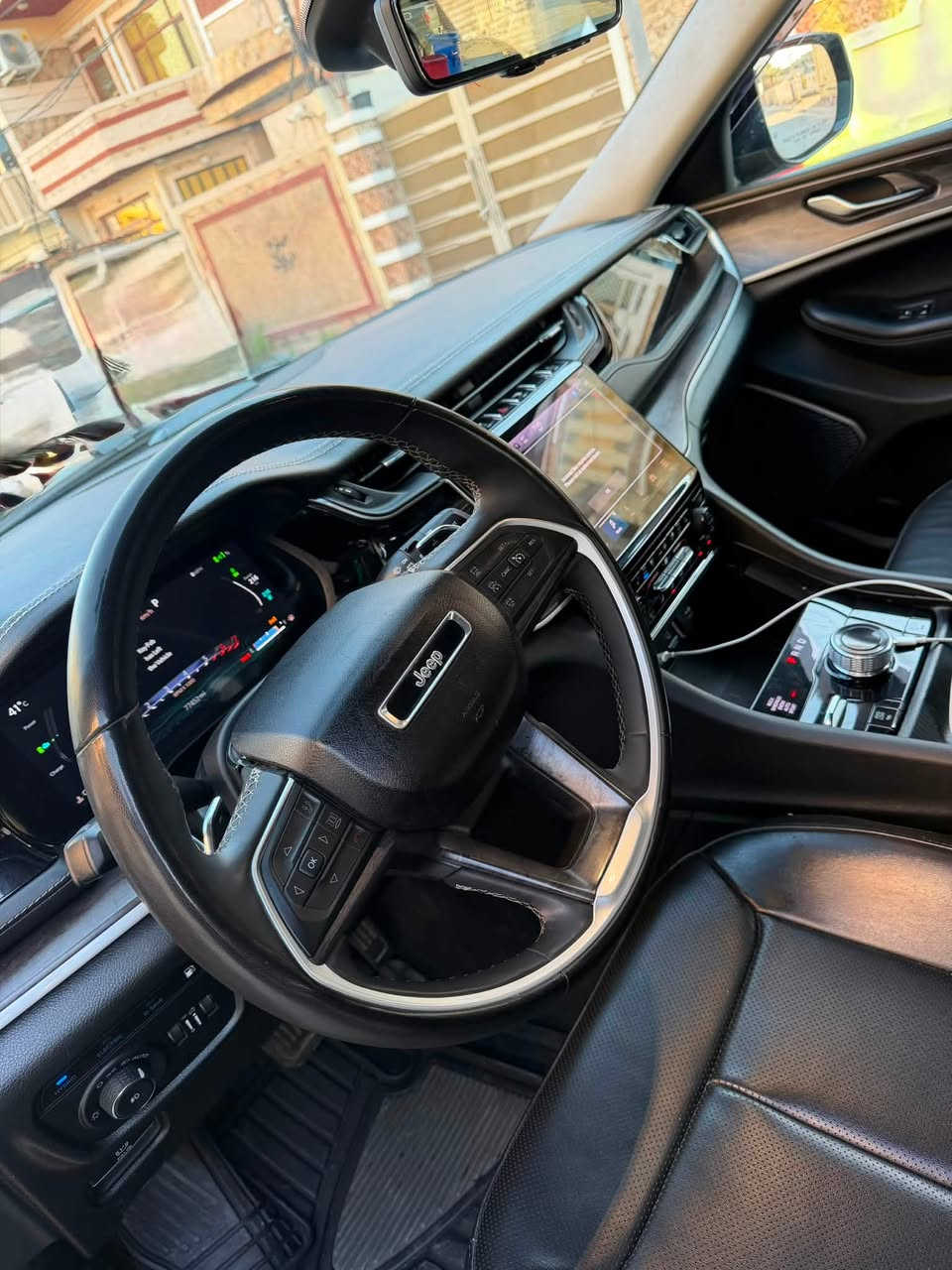 ‏  Jeep Grand cherokee 4xe
موديل2023 .. 4x4 هايبرد
ماشية  140 
الداخل لونين مطعم بصاج
إنارة داخلية LED 
5 راكب 
‎3 انضمة بنزين +هايبرد +كهرباء
#مواصفاتها
.  
.بصمه تشغيل عن بعد
.دمام خلفي
.كشنات جلد
.كشن السايق ميمري
.كشنات كهرباء
.صندوق كهرباء
.حساسات خلفيه 
. قطعتين تبريد 
.اشاير بالمري
.رادار امامي
.رادارات 360
خمسة وضعيات قياده
. بنوراما فتحتين
. كير ماوس
. نظام منحدرات
. هيترات بالكشنات 
.ويل كب اسود
.لايتات لد
.بكلايت لد
.كشافات
.بصمة ابواب
. نضام توقف ذاتي
فول مواصفات 1/1  بعد بيها مواصفات
الحادث جاملغ وبنيد
السعر 28 وبيها مجال
للاستفسار اكثر الاتصال على الرقم

***********
