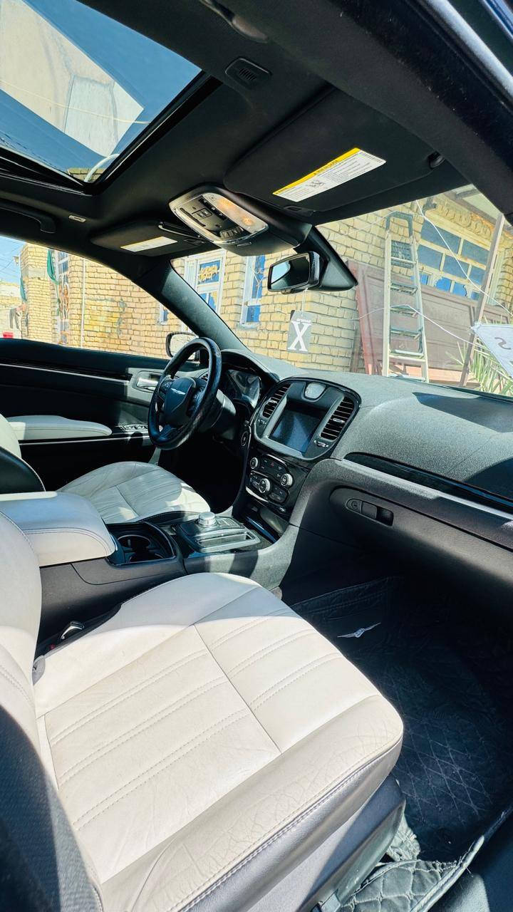 السلام عليكم 
اوباما 18 S فول فتحه 
بغداد انكليزي بسمي
داخل ابيض بلاد حضن 
ماشيه 104
لون حبري شذره
حادث قطعه وحده ومبدله اصليه بدون صبغ بدون دواخل 
والباقي كفاله 
سعره 235 وبيه مجال
***********
