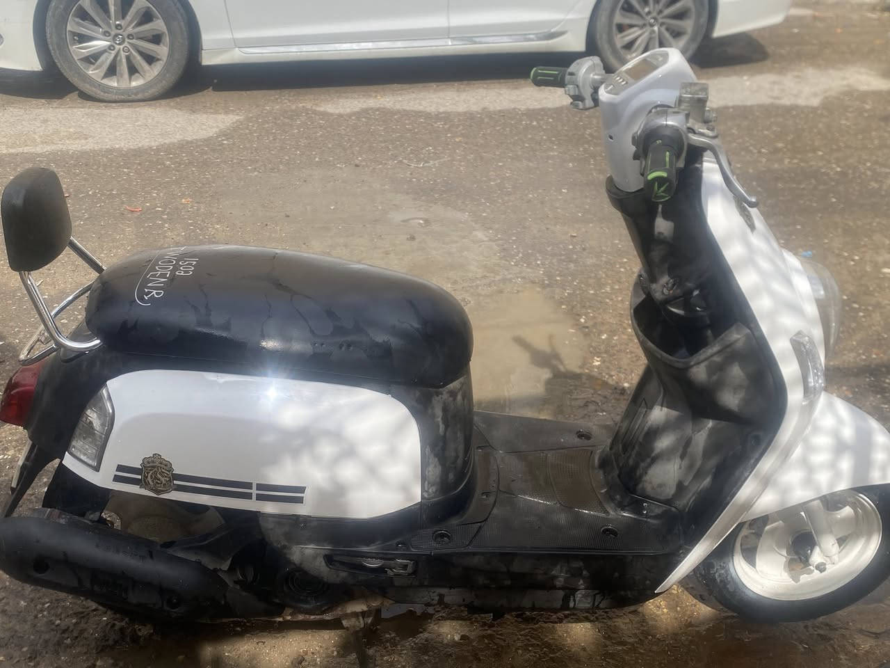 دراجه بوليسي. شلعتها تخبل مكينه مامفتوحه بلاد شرط فحص وضمان يوم سعرها 750 مكاني بصره الجزائر رقمي ***********
