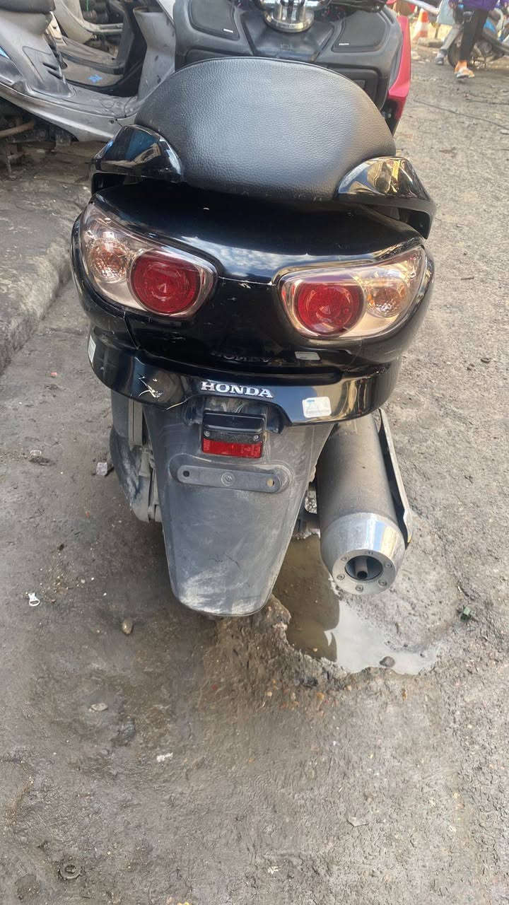 سلام عليكم شباب فورزه 0/9للبيع
دراجه سبعه كير كرستال 4تحويلات 7 نمر
دراجه مكينه بلاد نكره بل وكت مناقصه شي مكاني دوره شرطه سعره ب 900 وبيه مجال حك جيه شراي يتصل 
***********. غير متواجد عل خاص
