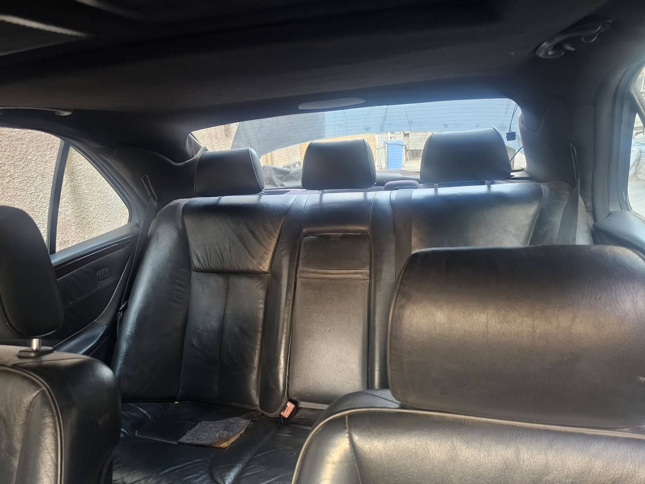 من رخصه مسؤول الكروب 
مارسيدس ٩٧ بغداد 
محرك خراطيم ٦ سلندر 
كشنات جلد كهربائي 
مصبوغه عام 
السعر ٦٠ $ 
***********

