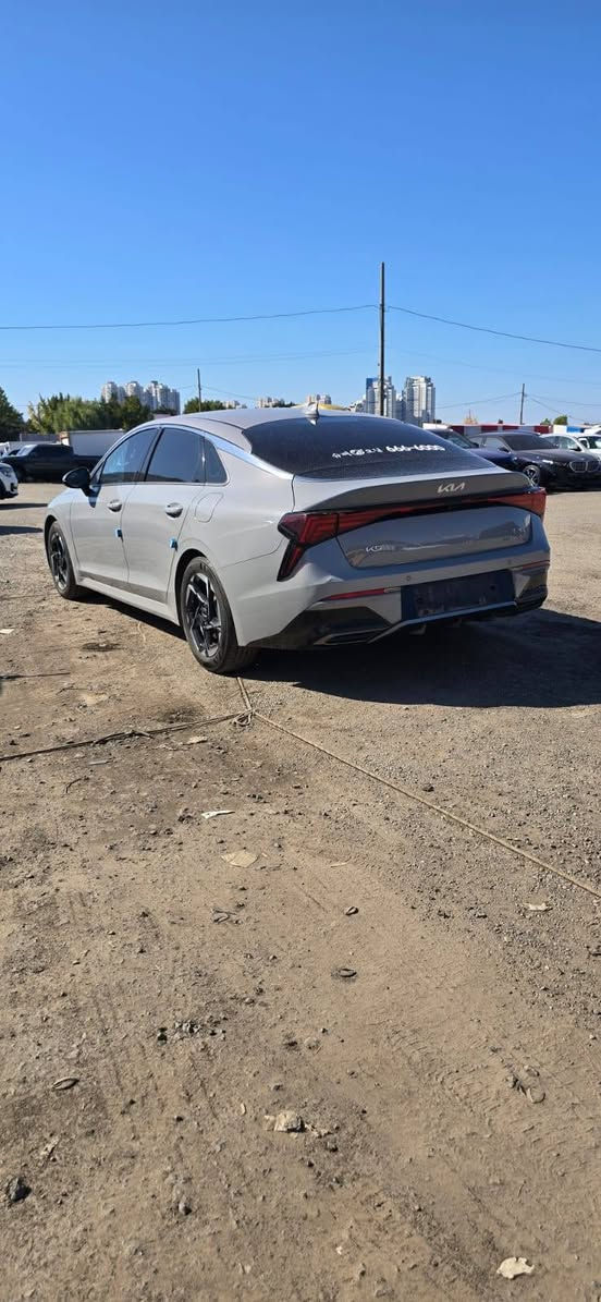 كيا k5 موديل ٢٥ كفالة 
محرك ٢٠٠٠ غاز 
السيارة مكفولة كفالة عامة فول مواصفات 
السعر $ ١٧٥ للميناء بدون كمرك تدخل بكتاب شهداء 
***********
0781791115q
مكتب الربان للسيارات الكورية الديوانية نهاية الشارع الخدمي حي الجامعه٠
