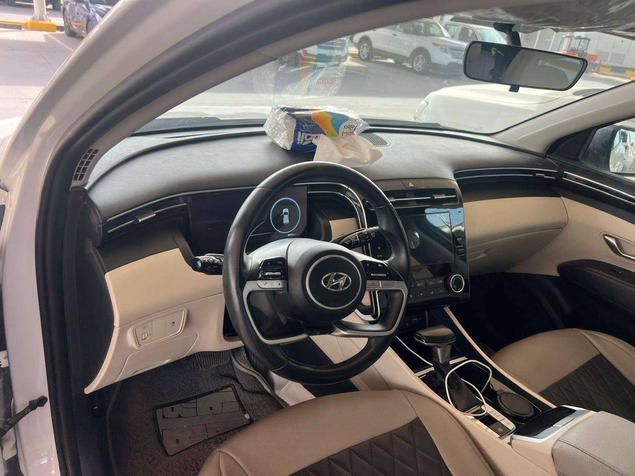 سلام عليكم
للبيع سياره توسان
وارد خليجي
تحكمات ستيرن مانع انزلاق
بصمه تشغيل عن بعد
موديل 2024 
ماعده شبر بارد بجنطه 
السياره جديده 
رقم اربيل 
الشراي يتصل عله الرقم 
***********
بي وتساب
