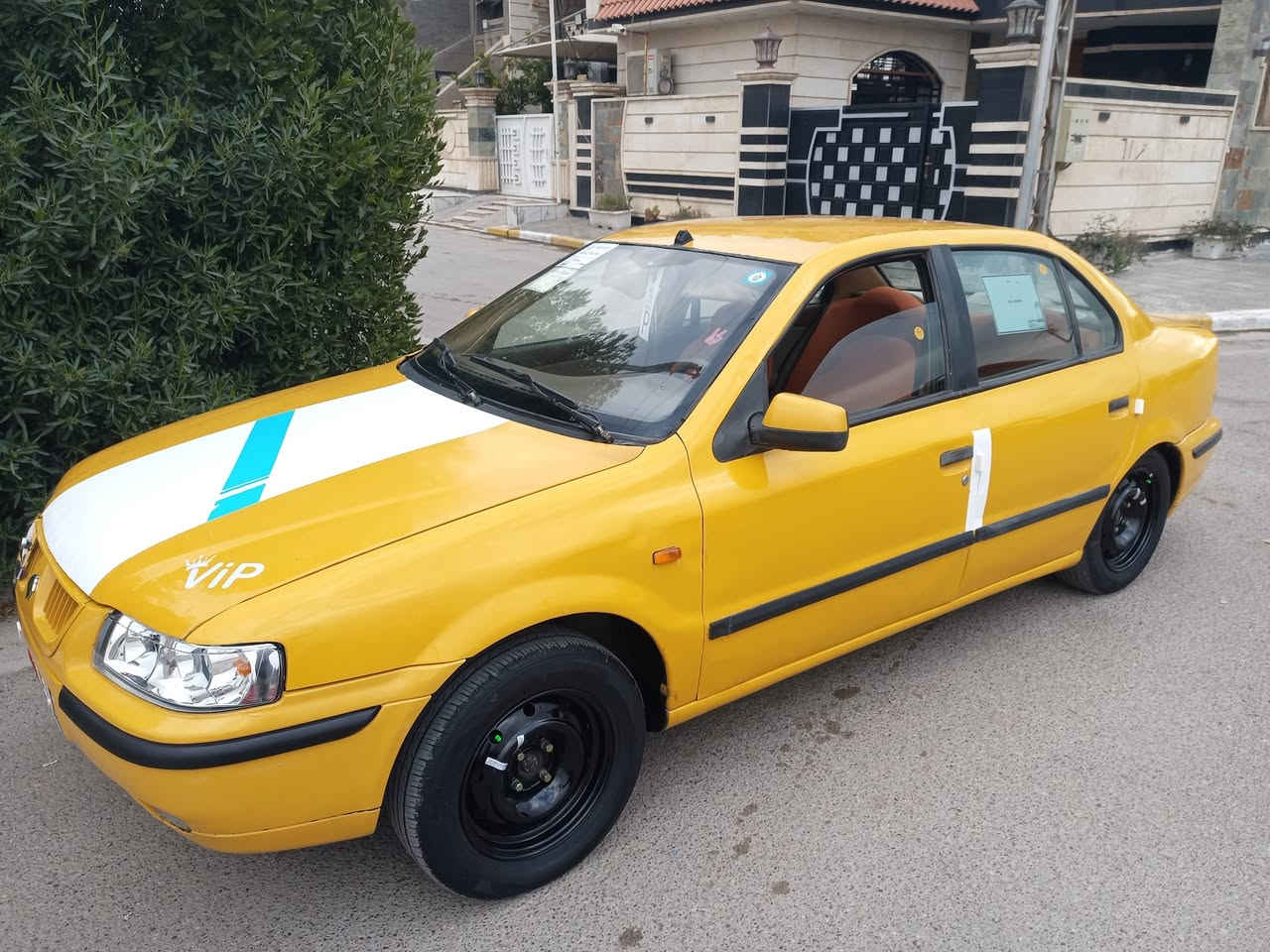 سمند موديل ١٢ محرك لاصرف ولاتبخير صدر أمامي وخلفي جديد تخم تاير جديد تبريد ثلج دوشمه عام ارضيه وكشنات وسقف سياره جاهزه من كلشي مكان السياره بغداد السعر ٣٨ وبيهه مجال قليل ***********
