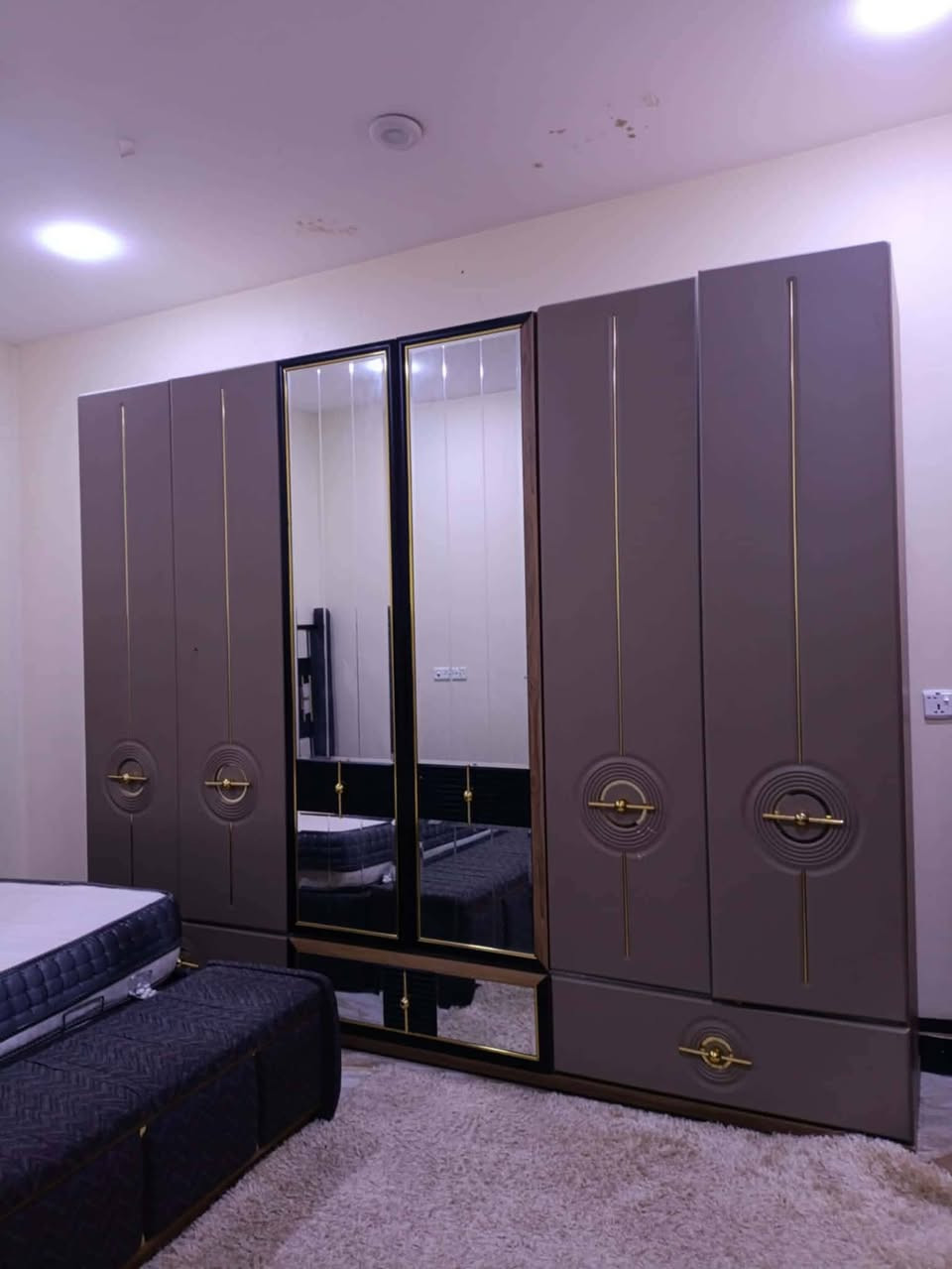 للبيع غرفة نوم مستعملة مده قليلة نظافة فول للاستفسار خاص .


**إذا كنت صاحب هذا الإعلان وتريد حذفه لأي سبب، رجاءا أرسل رسالة إلى الدعم الفني**