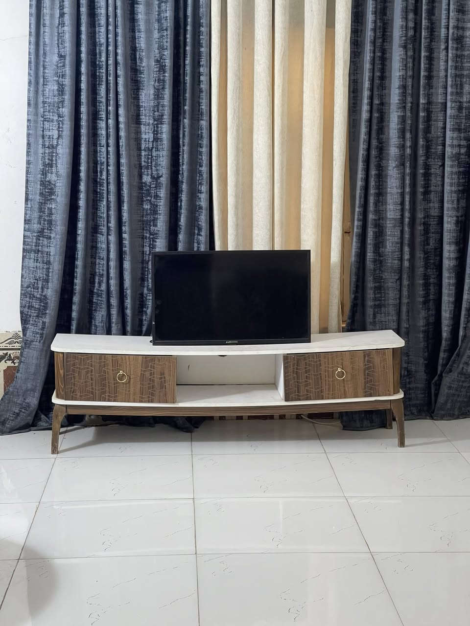 تخم تسكام + ميز تلفزيون + مفرش للبيع


**إذا كنت صاحب هذا الإعلان وتريد حذفه لأي سبب، رجاءا أرسل رسالة إلى الدعم الفني**