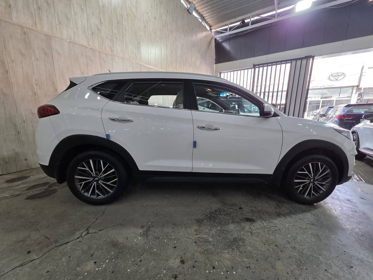 توسان موديل٢٠١٩ خليجي كاصد خمس عدسات فول عده الفتحه بيها تبديل بابتين الصدل وخلف الصدرنفس الون بدون صبغ اثر طخه بصيطه مكينة  ٢٠٠٠ دوش 🚿 ماشيه ٩٦ كيلو تخم تايرات جديد صدر جديد باتري جديد   وصور كلشي بيها شوف الصور والفديو 
مكاني البياع السياره بسمي وجديده  وخير من الله السعر ١٨٣ اتصل على الرقم ***********
