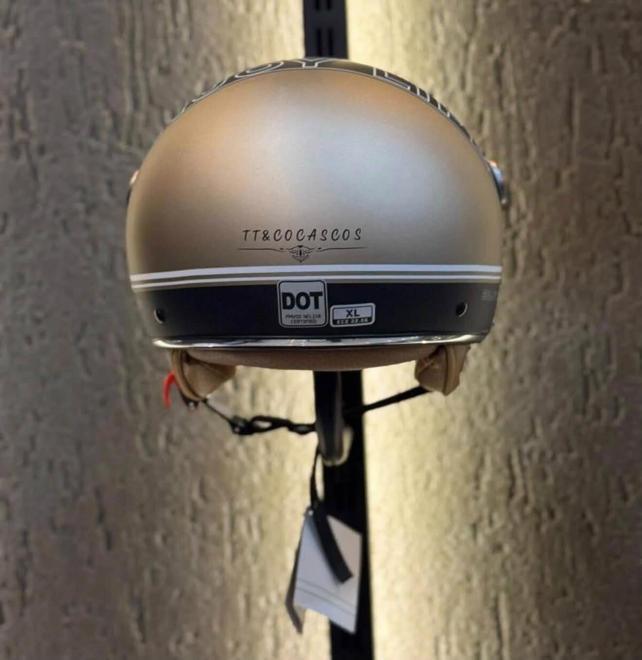 خوذة TT&COCASCOS ، مقاس XL
خوذة نصفية، تصميم كلاسيكي معتمد من DOT-ECE


**إذا كنت صاحب هذا الإعلان وتريد حذفه لأي سبب، رجاءا أرسل رسالة إلى الدعم الفني**