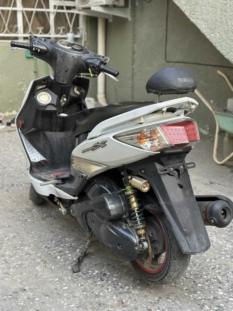 السلام عليكم شباب

 سكنس فحل خمسينية للبيع

عليه تزويد خارجي فقط اصلي مكينه بلاد برغي مامفتوح كفاله دراجه من برغي للبرغي

تزويد عليه 
صدر انسي واي وفج فرندو

فلنجه رياضي ماشادهً أنطيه الك ويه دراجه

قبق بانزين مختلف شكل بستم

ستان بوش اصلي

قبق فلاوين اصلي 

فراك انسي واي ماشاده أنطي الك ويه دراجه

شمعه مال مكينه اصلي مشاده انطيه الك ويه دراجه 

دواسات كاعيه

تجوه اصليه 

قبق كلجات كاربون شوته كاربون فلاوين كاربون 

دبل خلفي رياضي اصلي سبرنك سبع ألوان

بدأت بريك رياضي اصلي مشاده أنطيه الك ويه دراجه

كلجات رياضي شلعه معدل فول💯

يولد دراجه بترابه ماعندي وكت اغسله 😂نضافه كفر 100‎%‎

ملاحضه❗️❗️لحد يكلي شبيه مابيه دراجه من طول لطول بلاد اني شدتله تزويد جماليه نكره سلف كلشي شغال بيه مكينه ناعمه  لون دراجه صدفي مميز 🧏🏽‍♂️سعر خاص اتصل واتساب متواجد

رقم❗️***********
