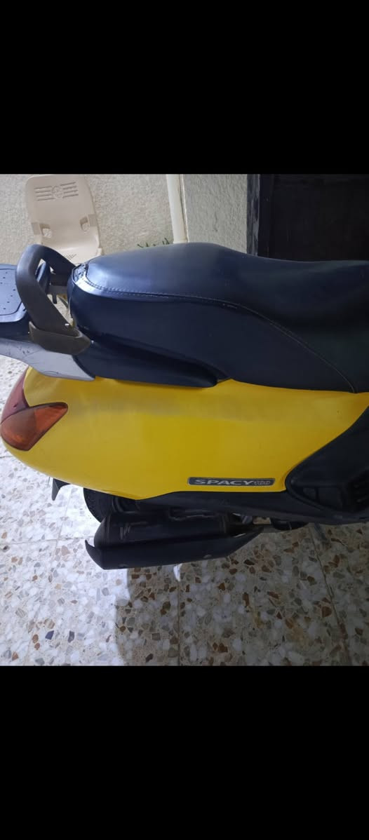 دراجه سبيسي ياباني  محرك ما مفتوح شغال سلف وهندر كهربائيات شغاله الموقع حي الحكيم  شارع سكلة الوادي
السعر 700الف.    رقم الهاتف ***********
