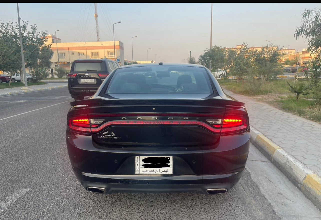 السلام عليكم
مديل ٢٠١٦

بلاديه بيه ضربه خفيفه بالايت اليسر شوي مطخوخ الجاملق والبنيد وراجع ع البارد 

بالاضافه بيه طخات واضحه بالسونار بسيطه جدا 

سياره مبيه شي مكينه كير كلشي مرايدله 

فقد حداده صارلي فتره ممبدله 

السياره بسمي 

السعر ١٧٥
***********
