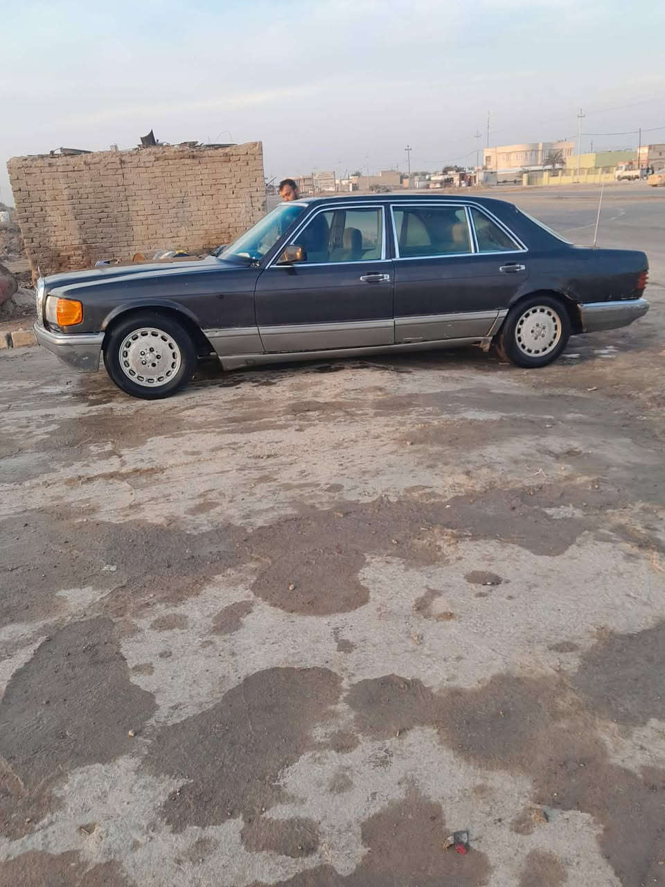 مرسيدس موديل 1987 رقم بابل الماني سنويتها بيها كتاب اخبار لان ضايعه كير ومحرك محور ياباني  V,vti 3000 بحاله جيده الكير والمحرك سياره بيها خياسات وصبغها موتمام ينزادلها تصليح بلكشر رايدها ب30 وبيها مجال رقمها بابل ومكانها بابل / ناحية الطليعه ***********
