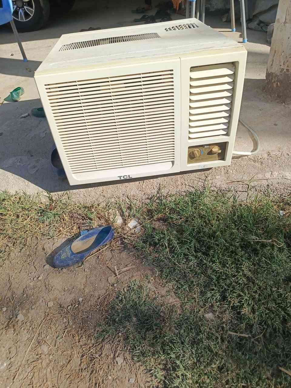 مكيف للبيع  ***********
