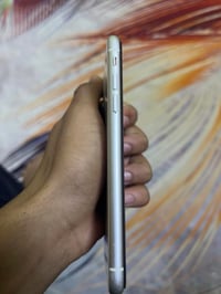 ايفون 11 نضيف مامفتوح ولامبدل بي شي شرط ذاكره 128 بطاريه 96 أمريكي فيس...