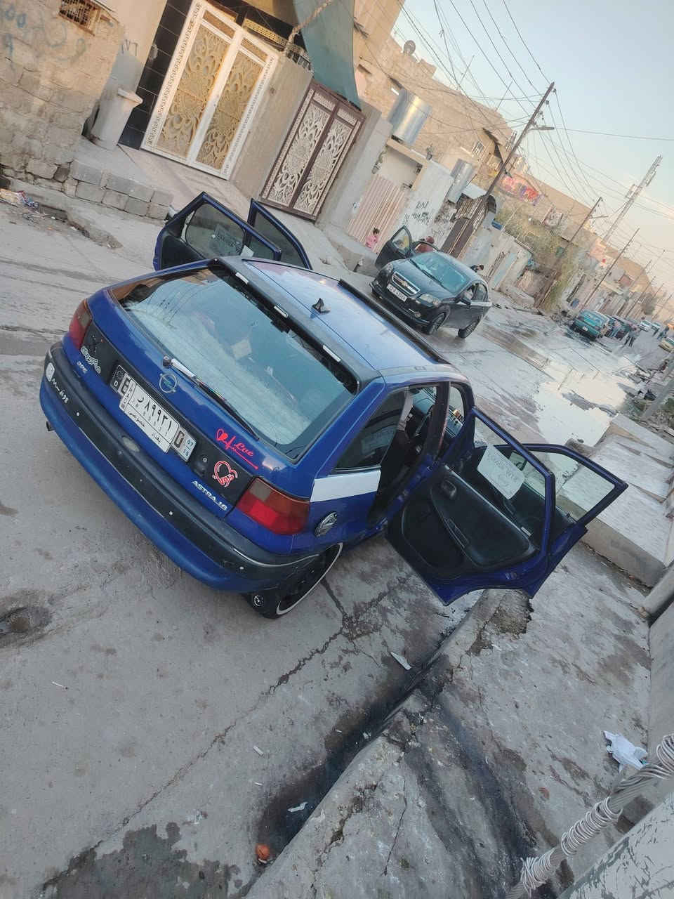 السلام عليكم شباب عندنا سياره اوبل استرا للبيع موديل السياره 1995 كير شرط 
محرك بي صرف بيها كاربان بنزين
 والسعر 38 بيها مجال شرط التحويل 
رقم السياره بغداد الماني 
تحويل مباشر ثاني يوم
رقم صاحب السيارة ***********
