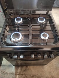 للبيع طباخ اربع عيون  شرط الشغل والنظافة  75الف بي مجال للشراية  07827...