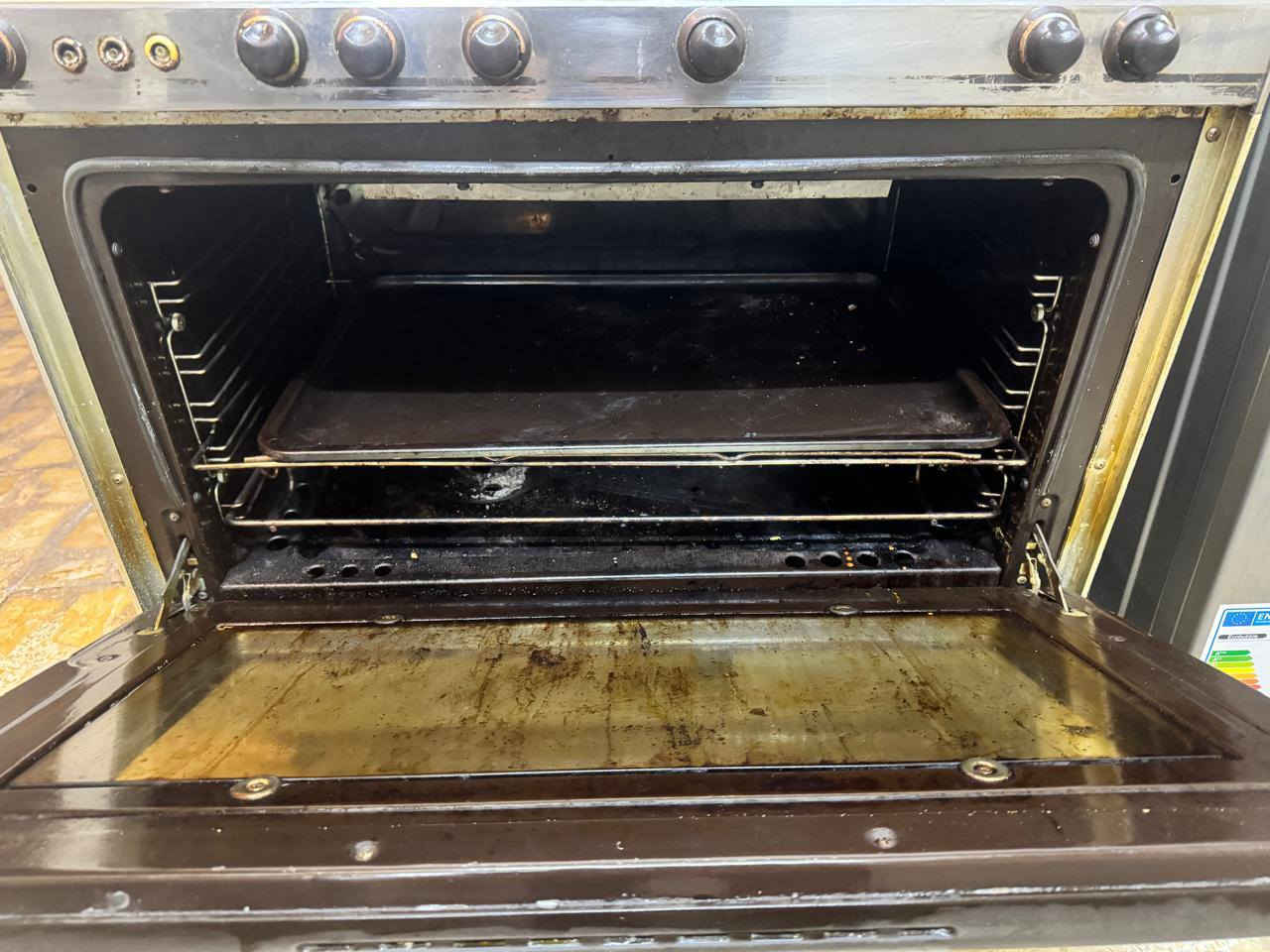 مكاني الشالجيه شارع التقوى
السلام عليكم عندي طباخ خمس عيون شغاله والفرن هم شغال عل الفحص اريده 150 الف للاستفسار الاتصال على الرقم ***********مكاني الشالجيه شارع التقوى
