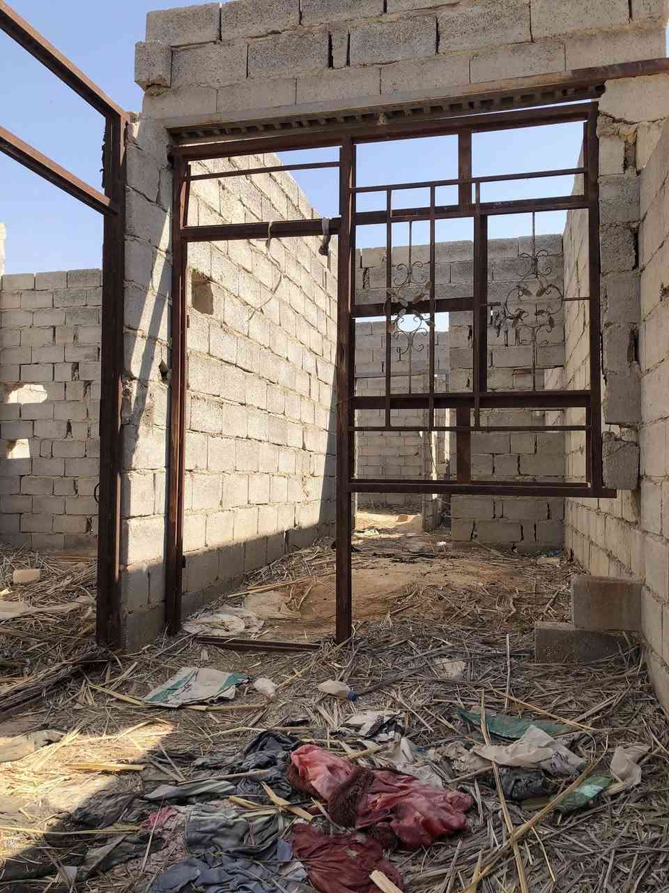 اسلام عليكم هيكل للبيع عله وضعه الخريطه مالته حلوه  يحتوي على حمامات خارجي وصاله وغرفه نوم وستقبال ومطبخ وحمام داخلي العنوان كربلاء الفريحه الشارع البين جامعه كربلاء  والبانزين خانه مسافه عن الشارع 500 متر المساحه 100 متر  قرار سابقًا زراعي سند 35 وحاليًا الحكومه طوبتهن  السعر 10 ملاين قابل لتفاوض
