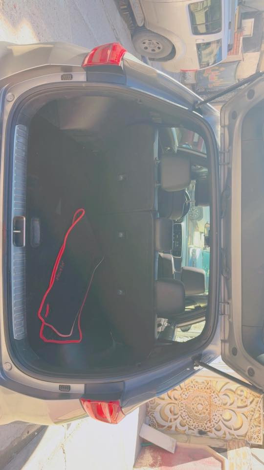 🚗🔥 كيا سبورتج 2021 وارد أمريكي – فئة S (فل مواصفات) 🔥🚗
📍 بغداد – الشرطة الرابعة
💰 السعر: 21,500 دولار (بيع نقداً فقط) 💵
🔹 مواصفات السيارة:
✔️ محرك 2.4 لتر قوي واقتصادي ⛽
✔️ كشنات جلد فخمة ومريحة ✨
✔️ شاشة لمس حديثة 📱
✔️ فتحة سقف بانوراما 🌤️
✔️ أضوية LED نهائي 💡
✔️ ويل كب رياضي 🛞
✔️ حساسات (سونار مرفق مع صور الحادث) أمامي وخلفي 📡
✔️ باقي المواصفات موضحة بالصور 📸
🔹 الحالة:
▫️ حادث بسيط جداً (دعامية فقط) وتم الإصلاح ✔️
ارباك ستيرن وتم تصليه سستم..
▫️ السيارة نظيفة جداً واستعمال مرتب 👌
▫️ وارد أمريكي 🇺🇸
▫️ جاهزة للاستخدام والسفر بدون أي صرف 🚘
🔥 سيارة عملية، شكل رياضي، ومناسبة للعائلة والاستخدام اليومي
🔥 فرصة بسعر مناسب مقارنة بالسوق
📞 للاستفسار اتصال مباشر: ***********
🚘 المعاينة للجادين فقط
الله يكتب نصيب صاحبها 🤍
