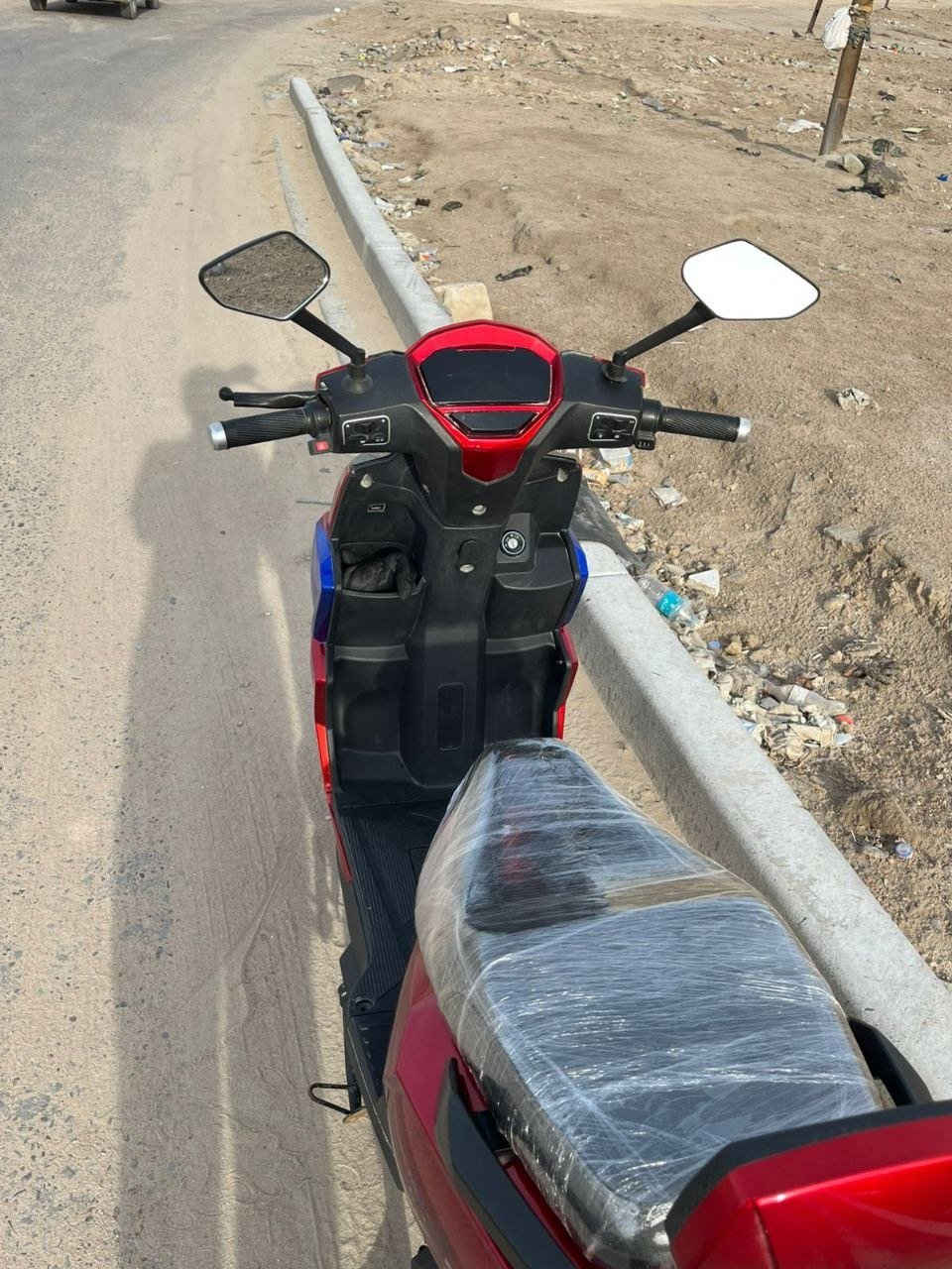 دراجة شحن سكنس حجم كبير ومناسب لكل الاعمار بطارياتها ليثيوم فوسفات الحديد 72 فولت 30 امبير 4 دورات شحن فقط مكانها بصره - زبير تواصل *********** واتساب البصرة, العراق
