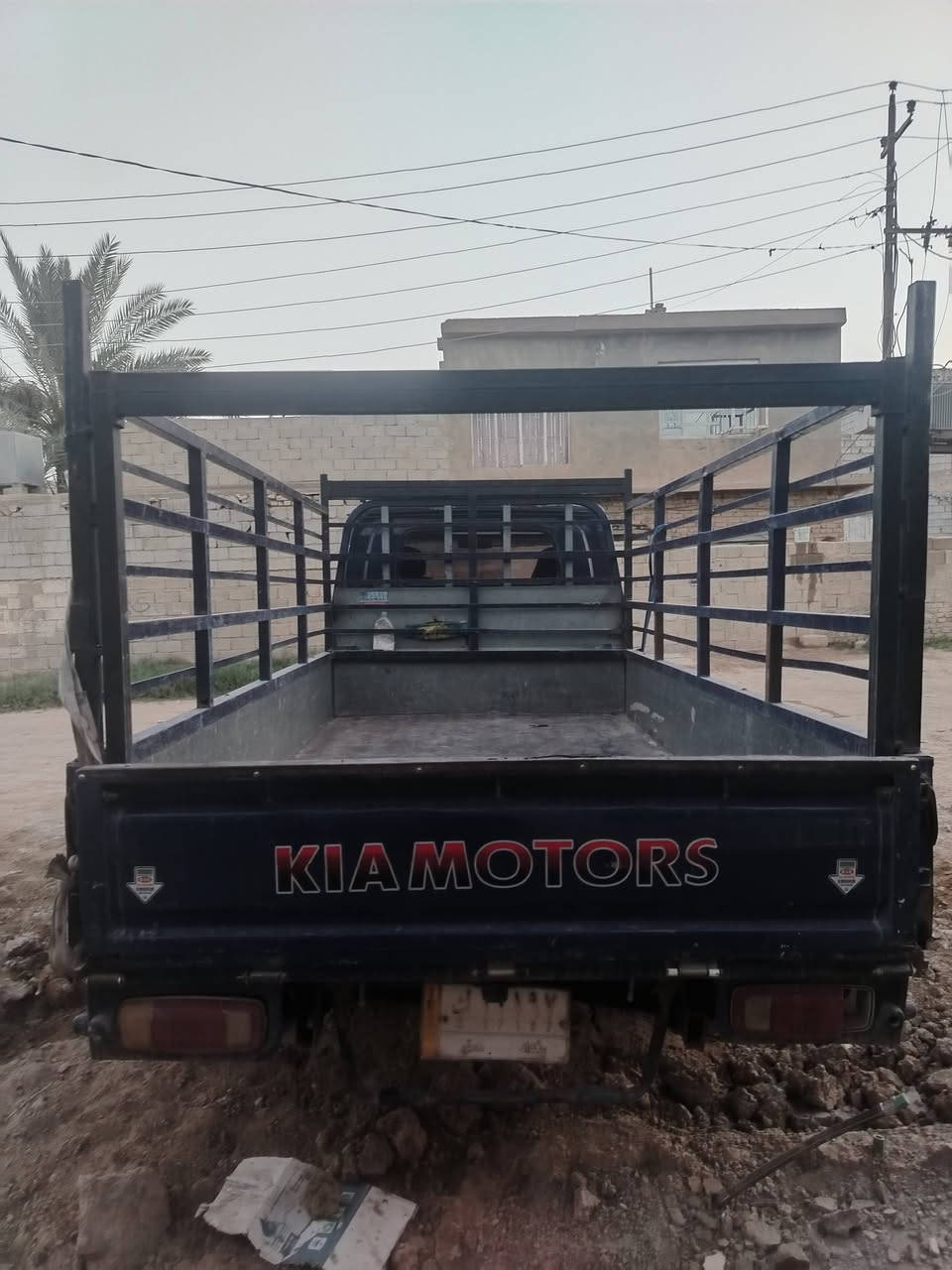 سلام عليكم كيا ام عيون الموديل 2002 سيارة خير من الله السياره بلادية  المحرك 3000 السعر 65 و بيهة مجال المكان ديالى بعقوبه الرقم ***********
