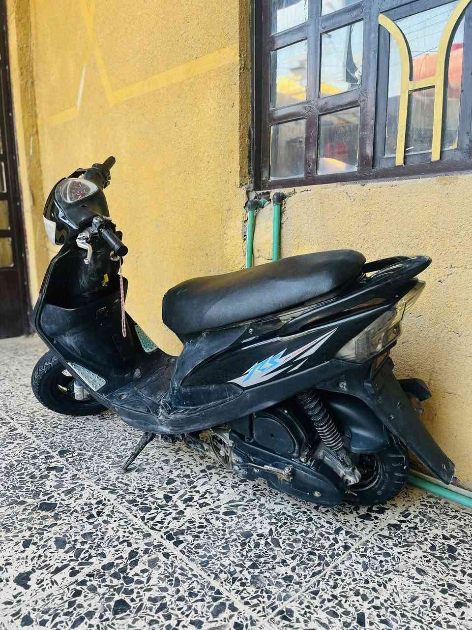 السلام عليكم دراجه ماكس عدله للبيع دراجه نضيفه نقصها بس خرز و سلف دراجه شغاله شلعه معدل فول مكان الحسينيه شراي اتصل ما متواجد بل فيس
077 46470420
