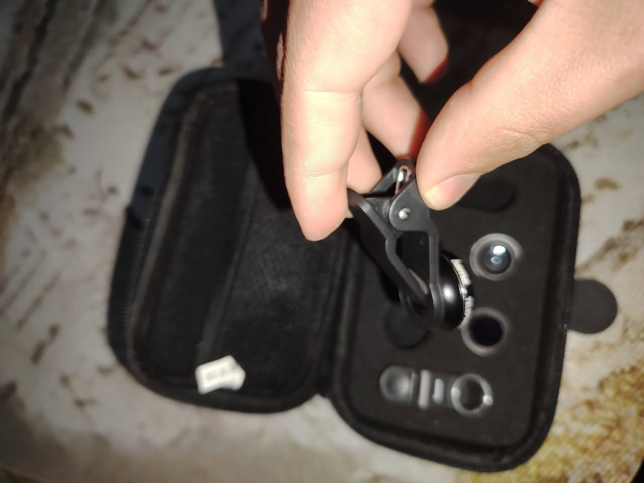 السلام عليكم اقراص دي في دي وعدسه مال تليفون سعرهن مع التوصيل 10,000 الحاب  ***********
