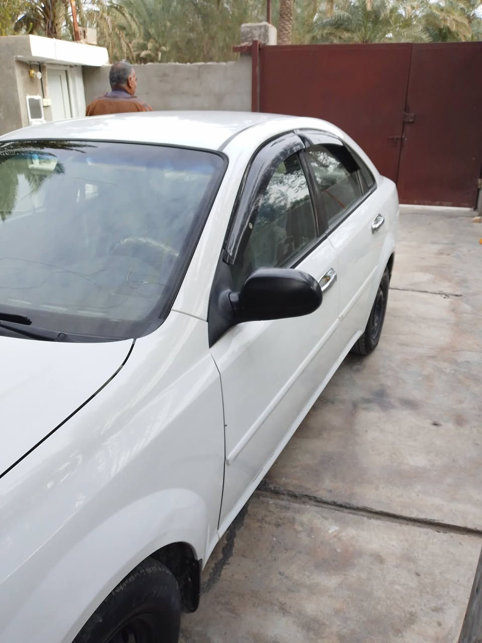 السلام عليكم اوبترا للبيع موديل 2005 كير عادي السيارة مكفولة من الحادث والصبغ بس  تكحيلات بسيطه موضحه بالسونار ومحرك وكير مكفولات وتدفئه وتبريد شغالات السياره كلش حلوه داخلها كلش نظيف شاصي قطره خياس مابيه رقم ديالى بأسمي والسنويه تنفذ بشهر 3/2026. السعر 62 ورقه وبيها مجال شويه السونار مرفق ويا الصور الاتصال على الرقم ***********
