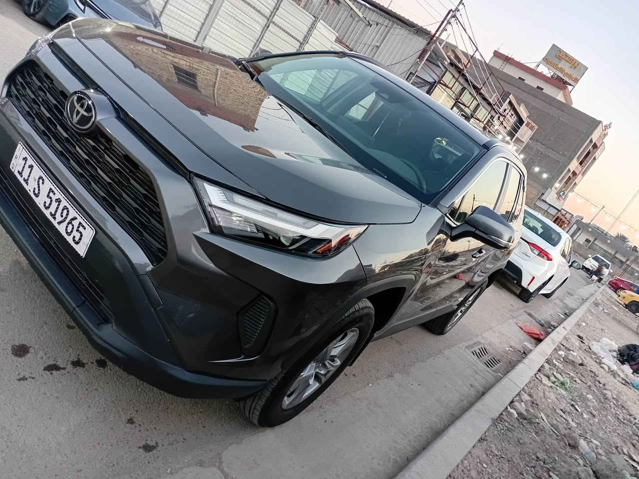 السلام عليكم للبيع فقط تويوتا راف فور هايبرد وارد أمريكي موديل 2025 حادثها موضح السعر 260 ماشيه 3000 للاستفسار ***********
