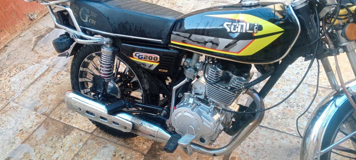 سلام عليكم سولنك مديل 24 للبيع مكينه 200cc لدراجه مكفوله اوراقهة كامله  شلعه معدل كهربائيات كلهة شغاله سلف هندر السعرر 600 وبيهة مجال للشراي
مكاني حي اور. ومتواجد واتساب ***********
