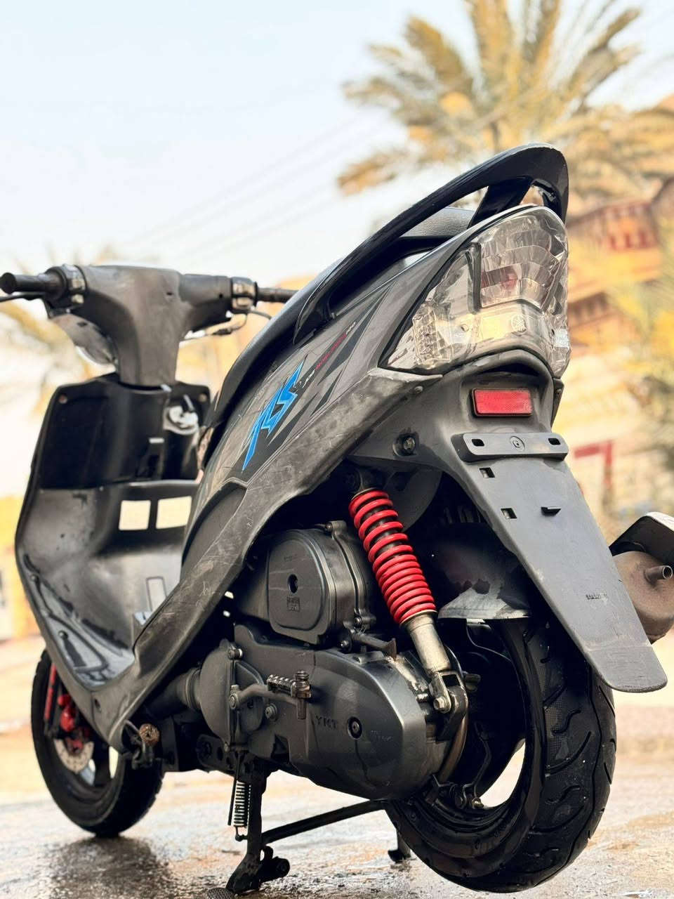 السلام عليكم دراجه ماكس عدله نضيفه مكفوله كفاله عامه من كلشي شلعه ومعدل ما صار شهر من نازله من الرمبه سعر مليون قفل الشراي يتصل ***********
