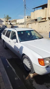 مرسيدس دب ستيش • ١٩٨٧ • رقم بغداد