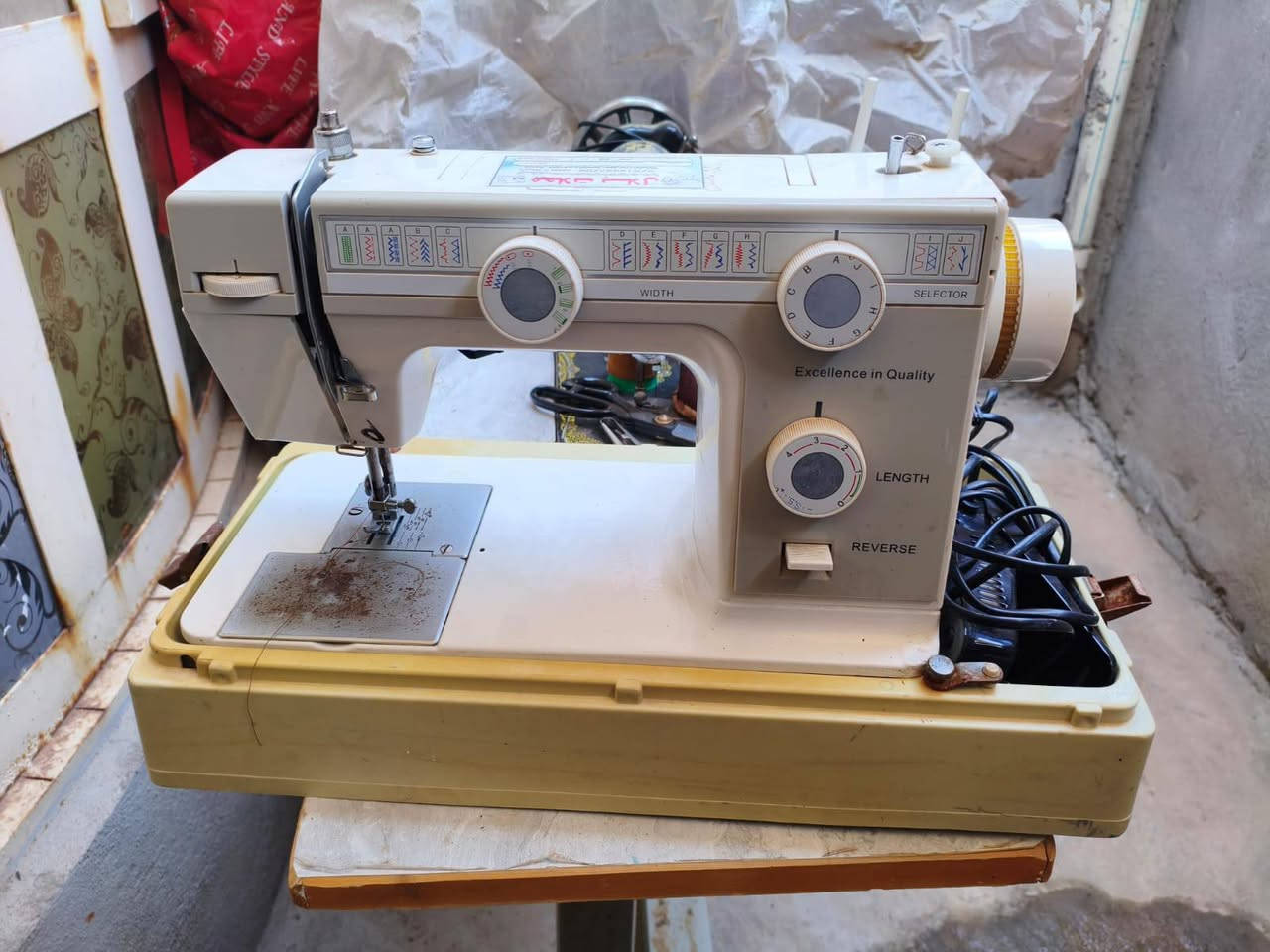 للبيع مكينه ام جنطه تطريز شغاله سعر 80 وبيه مجال بسيط للاستفسار اتصل على رقم ***********
