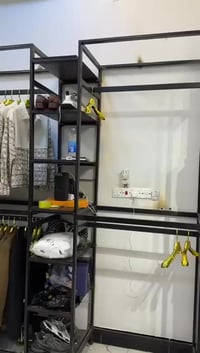 للبيع ديكور محل رجالي كامل التفاصيل بالخاص  او الاتصال بالرقم 07841452...