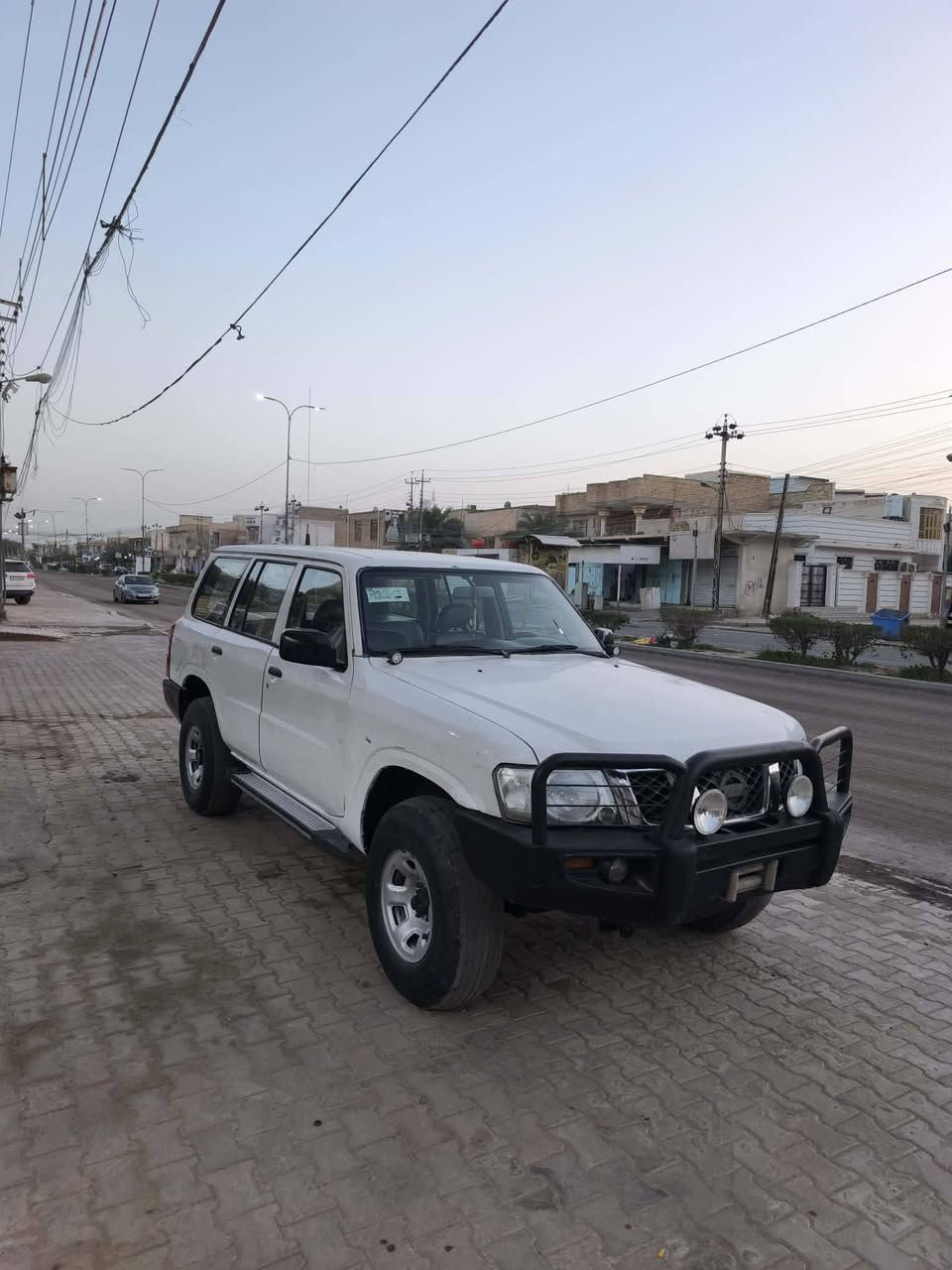 للبيع او مراوس  ٢٠٠٨ سياره بلا حادث بس صبغ مال مزاد محرك ٤٥٠٠ منضومه نوزل غاز ١٢٠لتر مكفول الكير والمحرك تبريد حداده كهربائيات جاي قرصه تترقم بغداد السعر من الاخير ٧٠ ورقه اي استفسار اذا شراي هذا رقمي وبل خدمه مكان السياره العماره ***********
