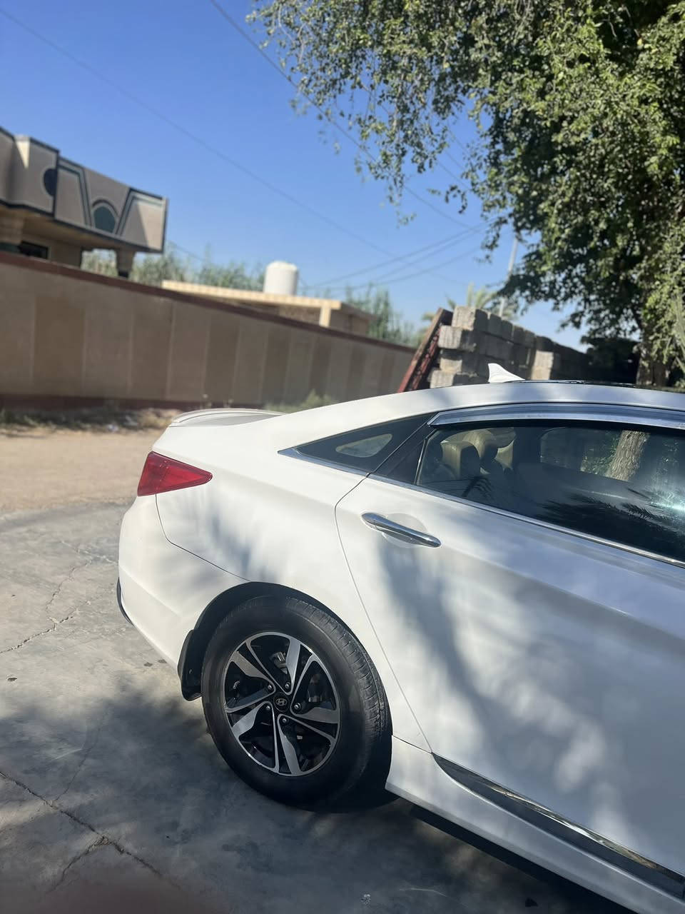 بسم الله
للبيع سوناتا خليجي موديل ٢٠١١ رقم بغداد الدولي 
محرك ٢٤٠٠ دوش 
محرك كير صدر تبريد خير من الله 
السياره فول مواصفات لمتد ١/١
السياره نظيفه ومامتعوبه
مكان السياره بغداد الكرخ 
السعر ٩٨ وبيها مجال ان شاءلله 
رقمي للاتصال 
***********
