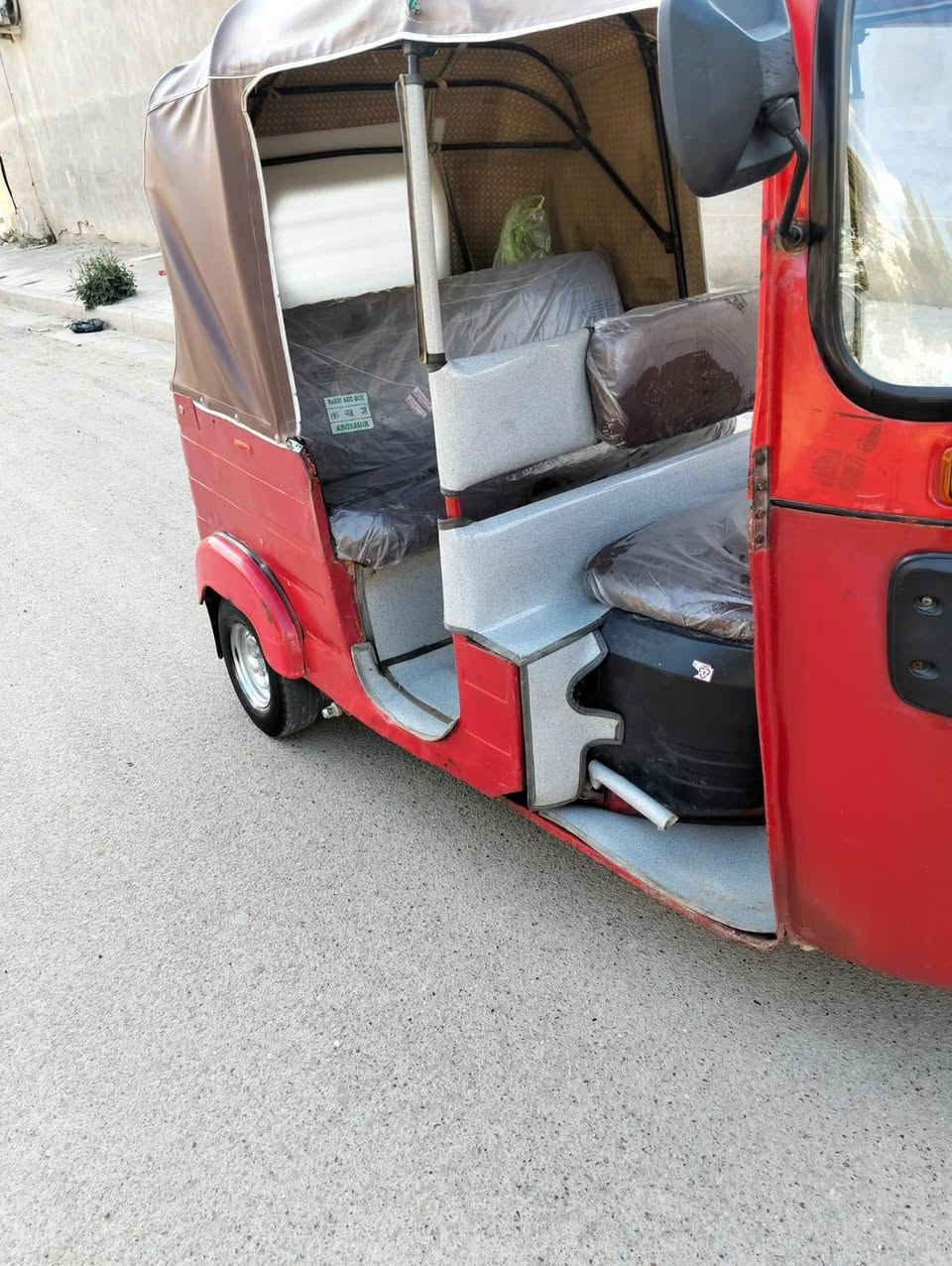 سلام عليكم تكتك البيع موديل ١٧ شهر  12  دخله بل 18                 معمره تعمير كامل الف ما تصرف عليه    جهزه مكينه مال عشرين وراق مصطفى صوليات سعر    400 3 وبيه مجال مكاني بغداد الرشاد  نتصل وتدلل ***********
